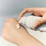 SKIN1004 - MADAGASCAR CENTELLA TONE BRIGHTENING TONE-UP SUNSCREEN - Imagen 3